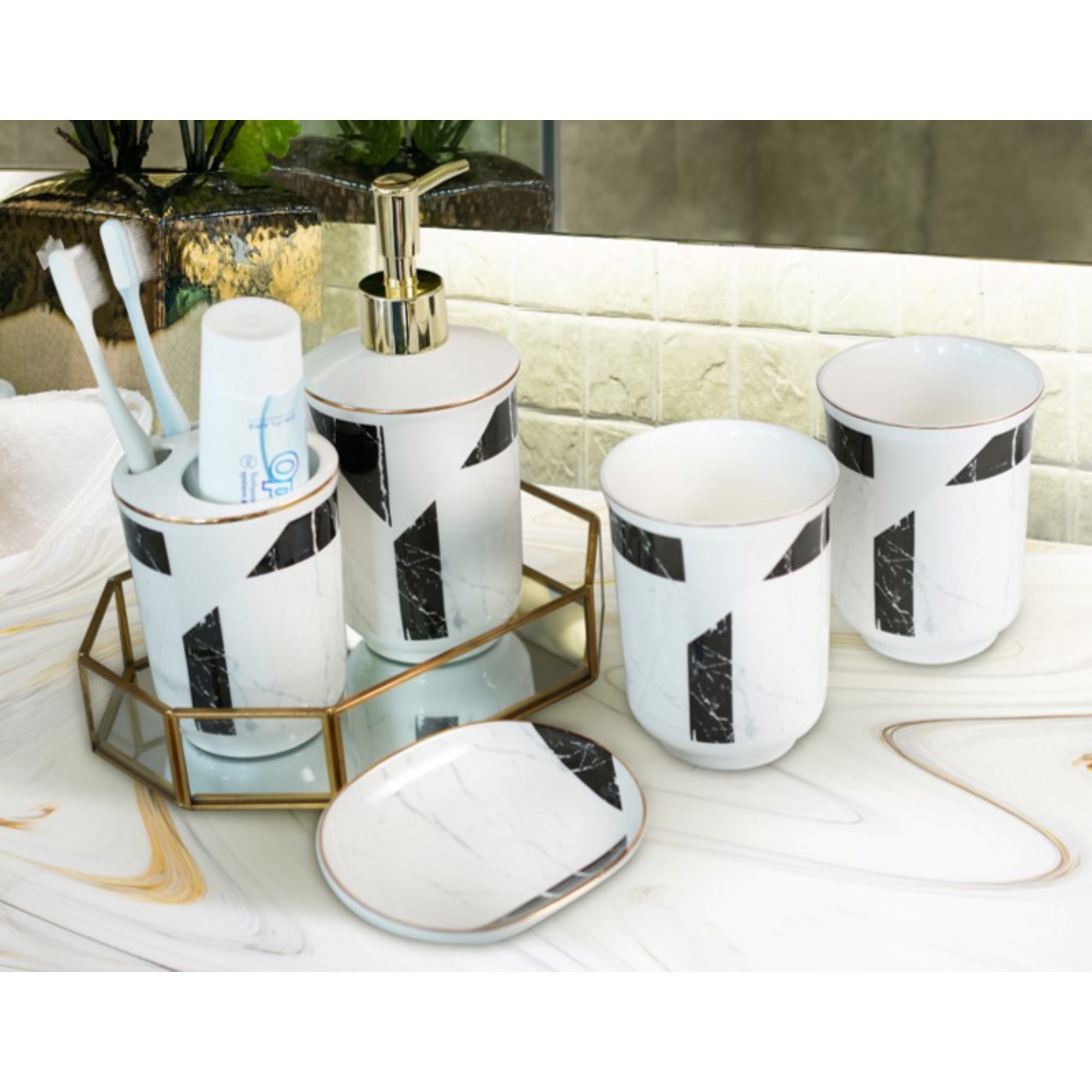 https://media-cdn.oriflame.cn/productImage?externalMediaId=product-management-media%2fProducts%2f595060%2fCN%2f595060_1.png&id=2024-03-11T12-10-46-481Z_MediaMigration&version=1591009022